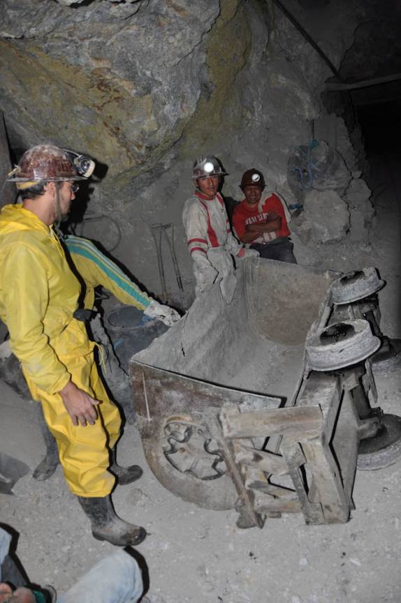 Junto aos mineiros na Mina Rosário, em Potosí - Bolívia